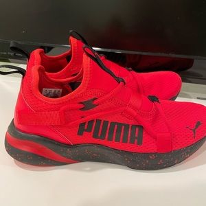 Boys 6.5 Red Puma sneakers